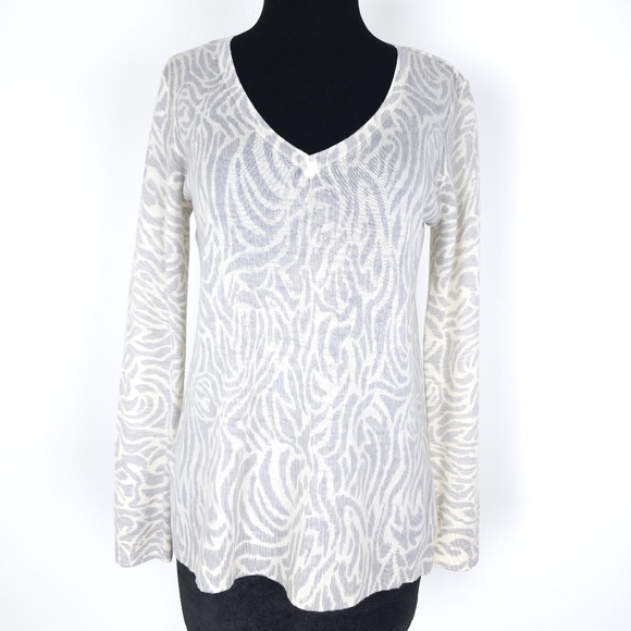 Vineyard Vines Superfine Merino Wool Animal Print V-Neck Sweater, size XS - Picture 1 of 13